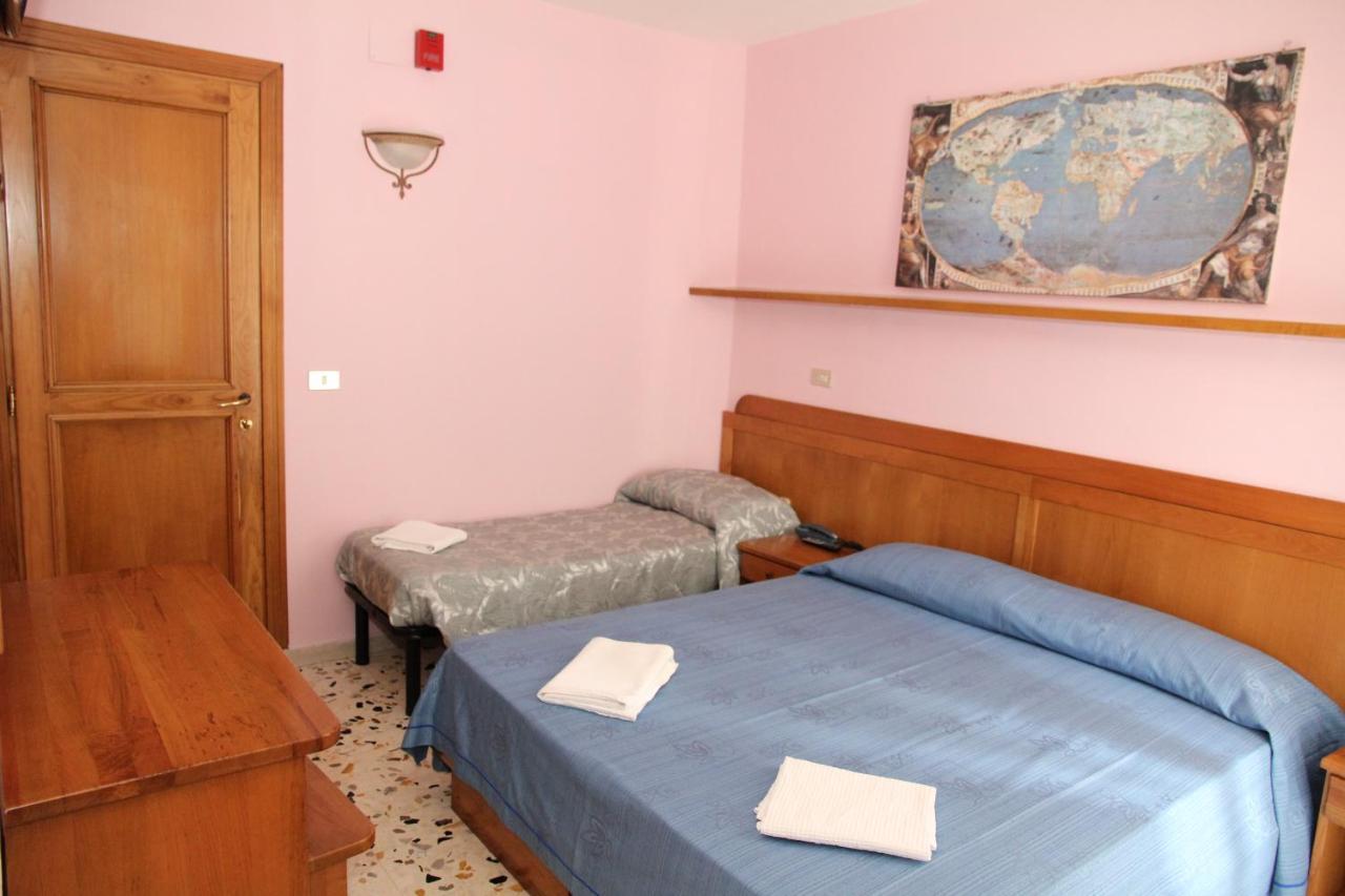 Hotel Da Remo ロッカラーゾ エクステリア 写真